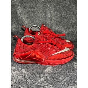 Nike LeBron 12 Shoe boy  Size 7Y/ women’s 8.5 Red Sneaker Basketball  University